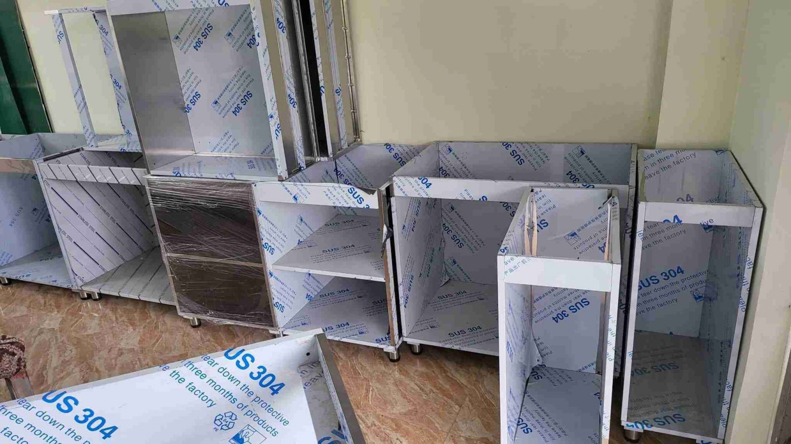 thung inox canh kinh